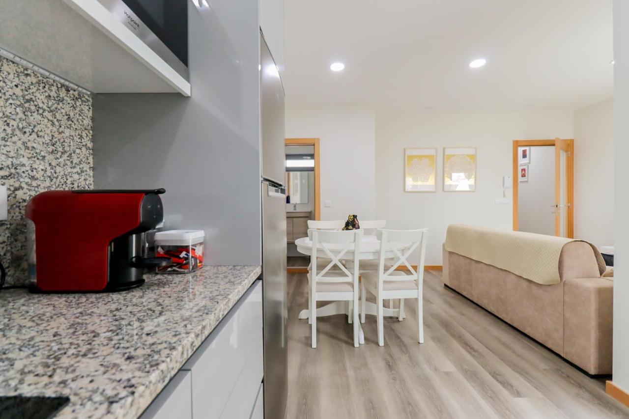 Apartamento Tiana - no centro com pátio Viana do Castelo Esterno foto