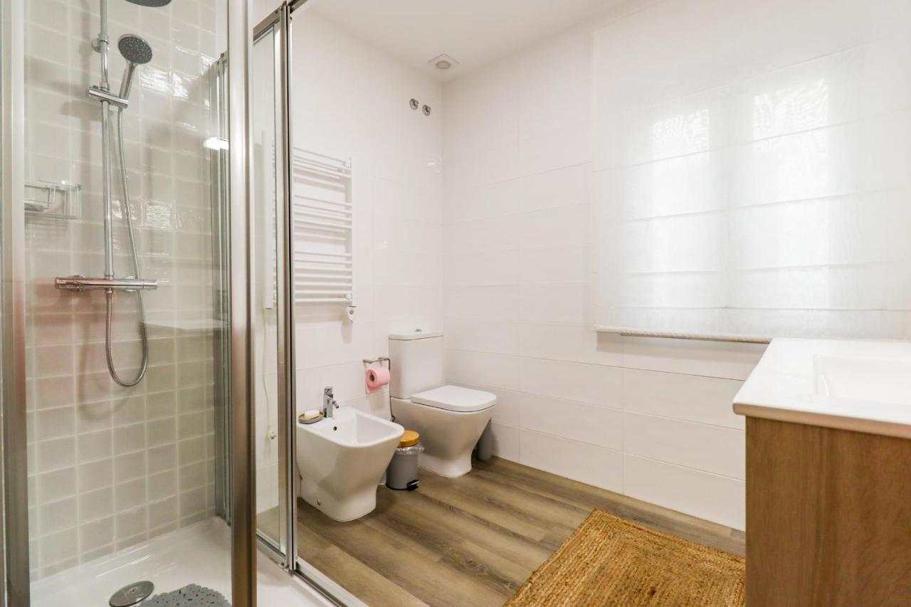 Apartamento Tiana - no centro com pátio Viana do Castelo Esterno foto