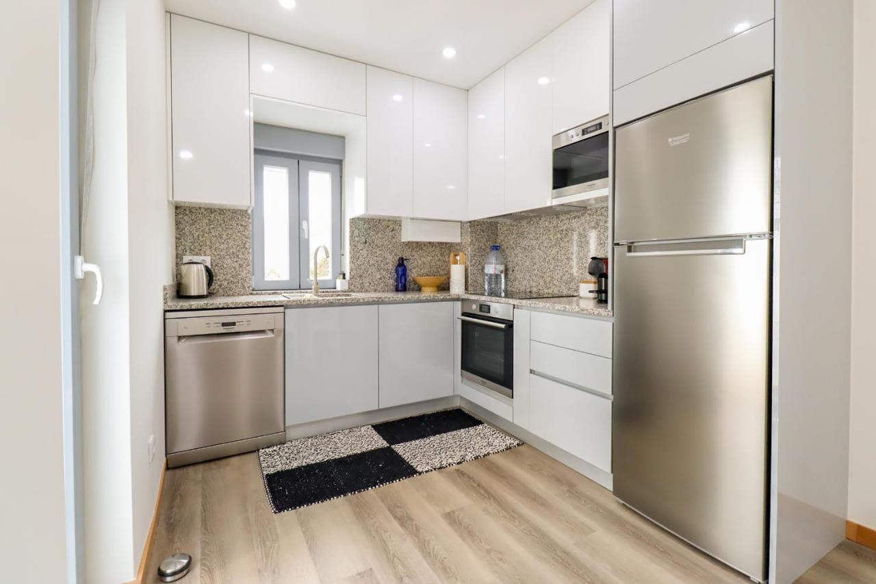 Apartamento Tiana - no centro com pátio Viana do Castelo Esterno foto