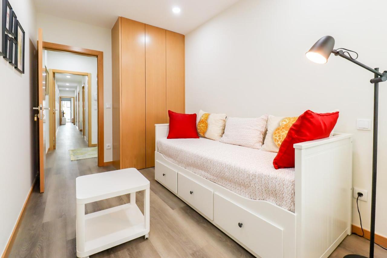 Apartamento Tiana - no centro com pátio Viana do Castelo Esterno foto