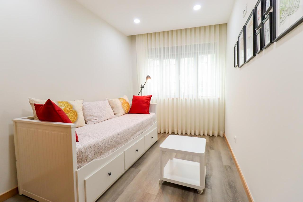 Apartamento Tiana - no centro com pátio Viana do Castelo Esterno foto