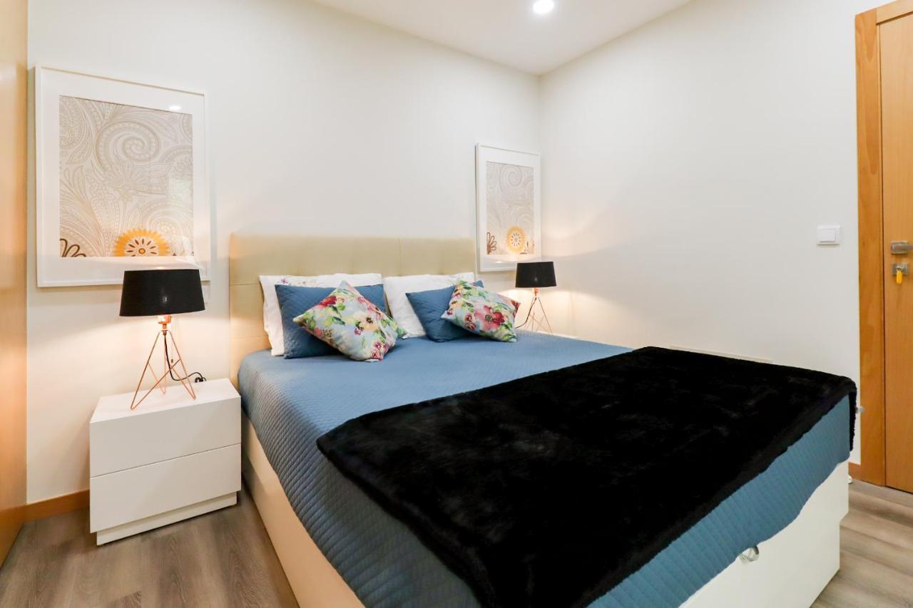Apartamento Tiana - no centro com pátio Viana do Castelo Esterno foto