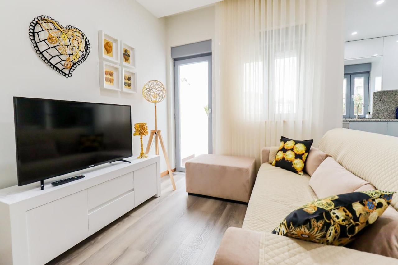 Apartamento Tiana - no centro com pátio Viana do Castelo Esterno foto