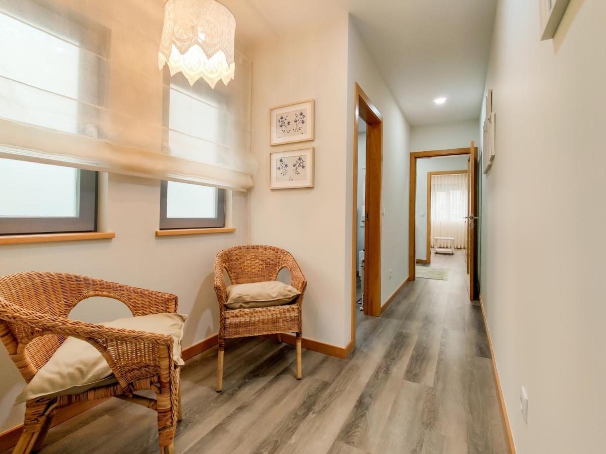 Apartamento Tiana - no centro com pátio Viana do Castelo Esterno foto