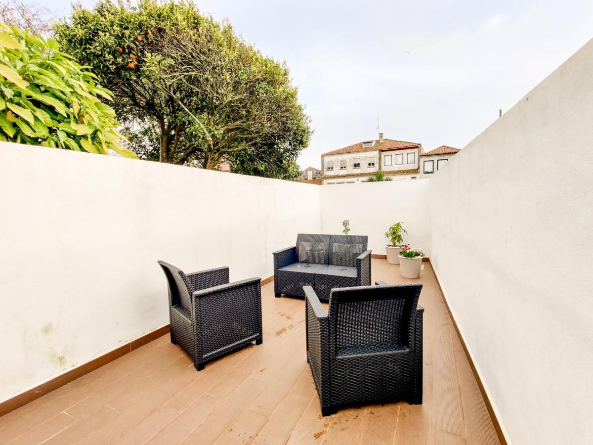 Apartamento Tiana - no centro com pátio Viana do Castelo Esterno foto